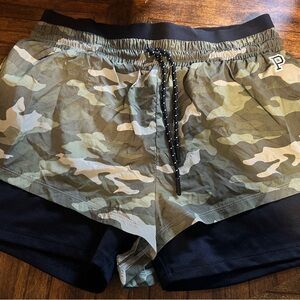 Victoria’s Secret PINK Ultimate Camo Shorts – Size M